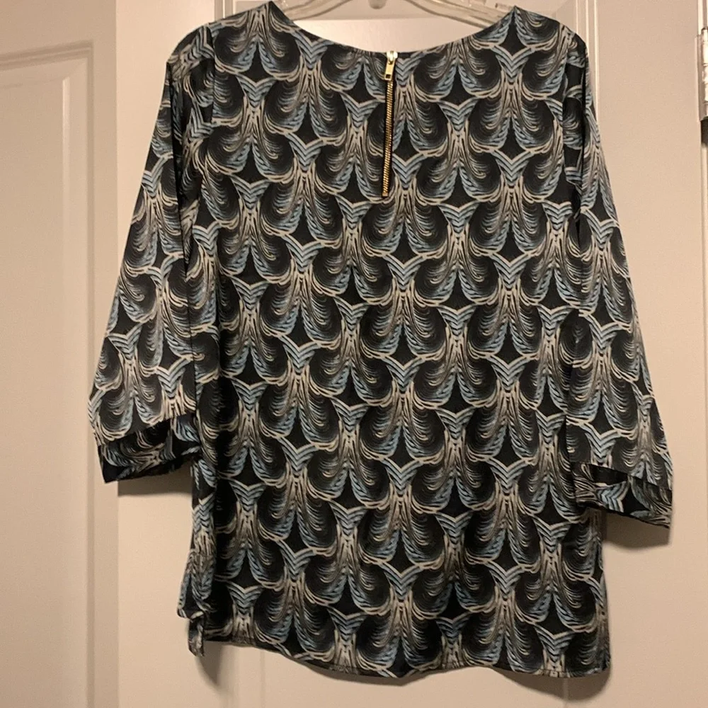 The Limited Black and White Boxy 3/4 Sleeve Blouse - Picture 2 of 3